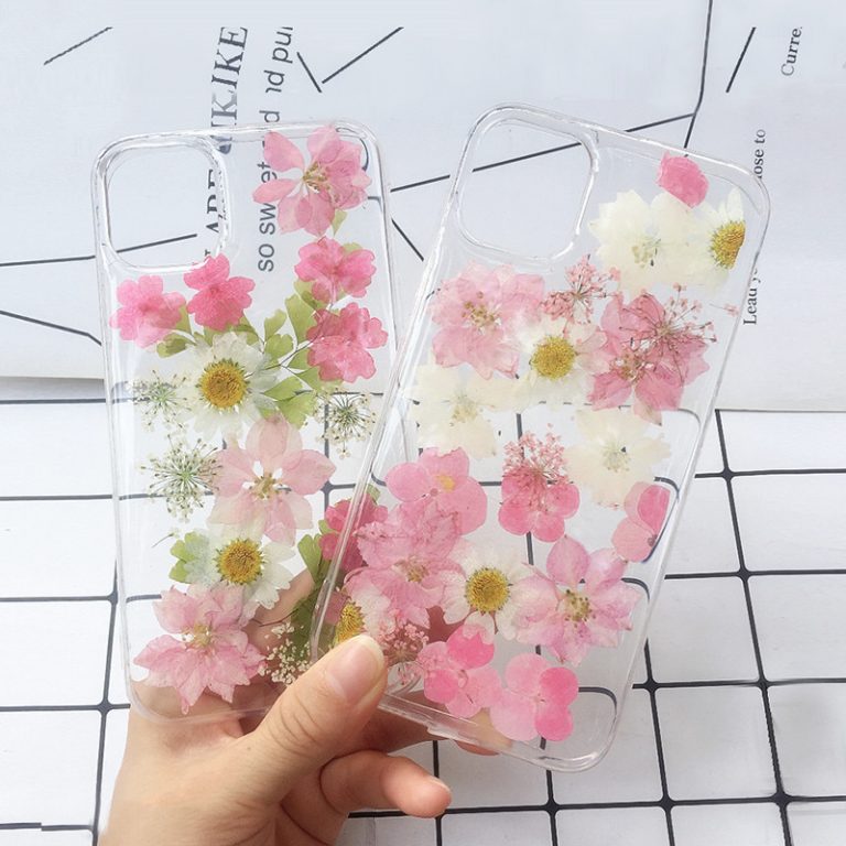 Elegance in Bloom: Real Dried Pressed Flowers iPhone Cases ?