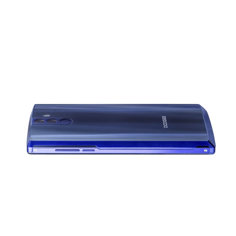 DOOGEE BL12000 Smartphone 12000mAh Fast charge 6.0''18:9 FHD+ MTK6750T Octa Core
