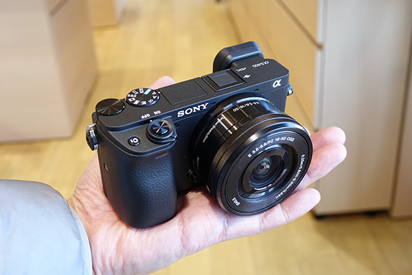 Sony Alpha A6400 A6400L Mirrorless 4K Wi-Fi Digital Camera & 16-50mm Lens Kit - Black