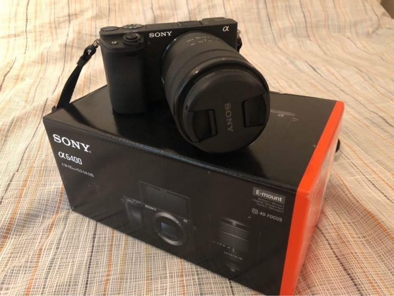 Sony Alpha A6400 A6400M Mirrorless 4K Wi-Fi Digital Camera & 18-135mm Lens Kit - Black Sony Alpha A6400 A6400M Mirrorless 4K Wi-Fi Digital Camera & 18-135mm Lens Kit - Black