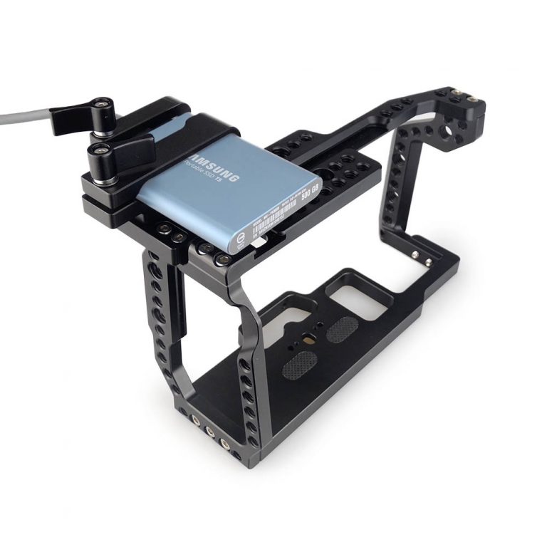 MAGICRIG BMPCC 4K Cage Video Camera Cage with T5 SSD Card Clamp for Blackmagic Pocket Cinema Camera BMPCC 4K /BMPCC 6K 1 MAGICRIG BMPCC 4K Cage Video Camera Cage with T5 SSD Card