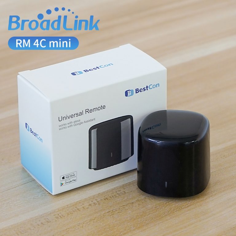 A Kincony 8-Gang Wall Module seamlessly controlling smart appliances via app and voice commands, revolutionizing home automation.
